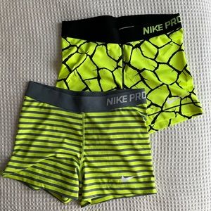 ‼️MOVING‼️Must go🚨 Nike Pro Bundle - 2 Paris size medium